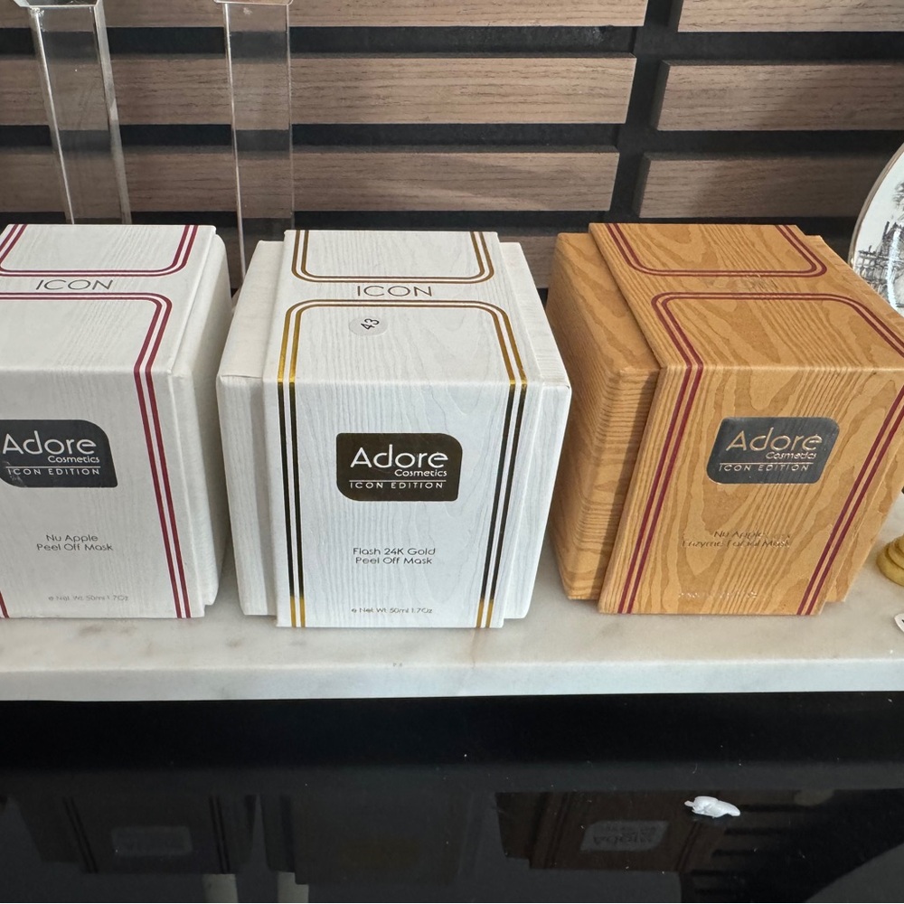 Adore Bundle Nu
Apple Enzyme Facial Mask, 24K Infused Nu Apple Peel off mask